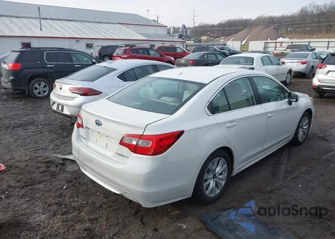 2015 Subaru Legacy 2.5I Premium z USA, uszkodzony, nr VIN 4S3BNBC66F3045022